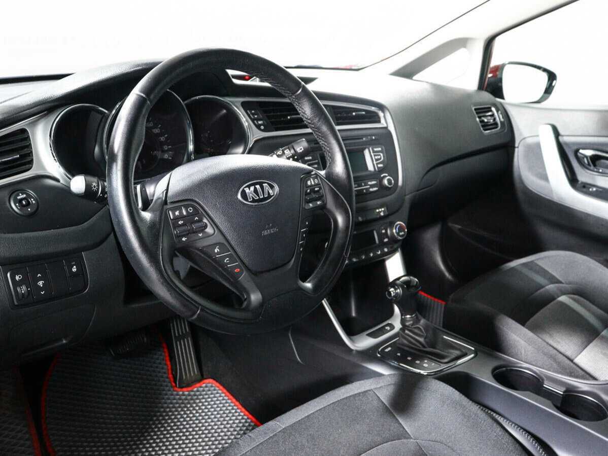 Купить Kia Ceed с пробегом. Фото: #13