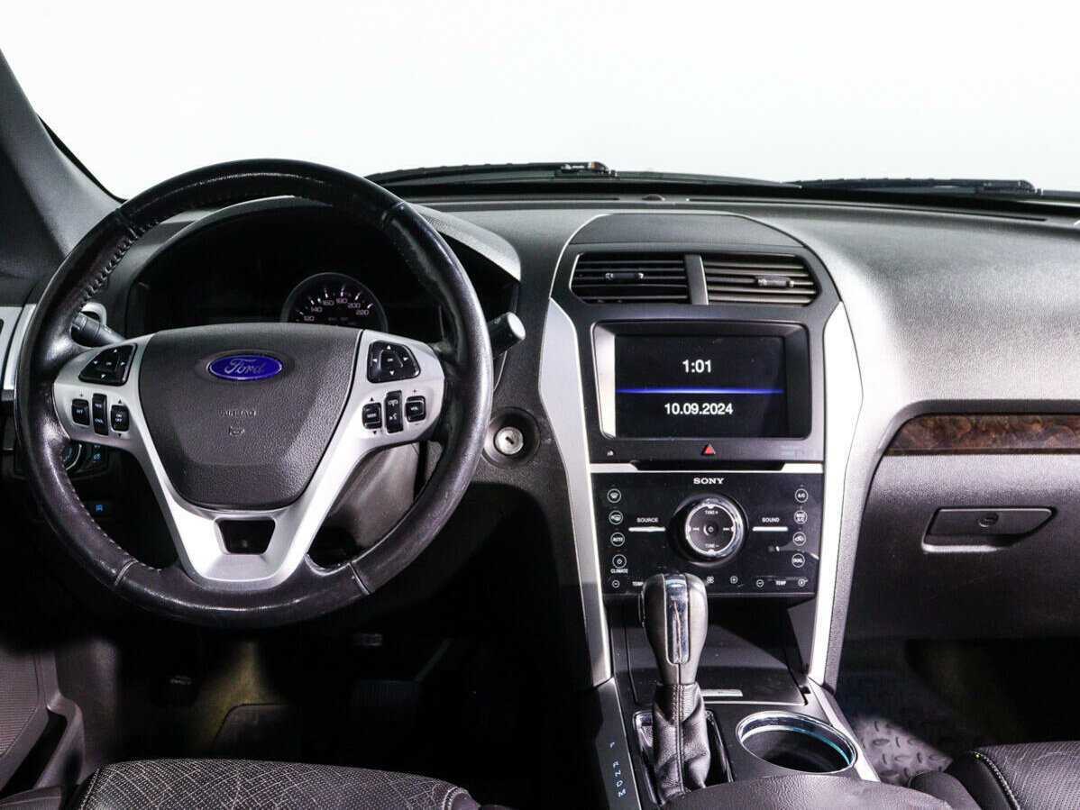 Купить Ford Explorer с пробегом. Фото: #8