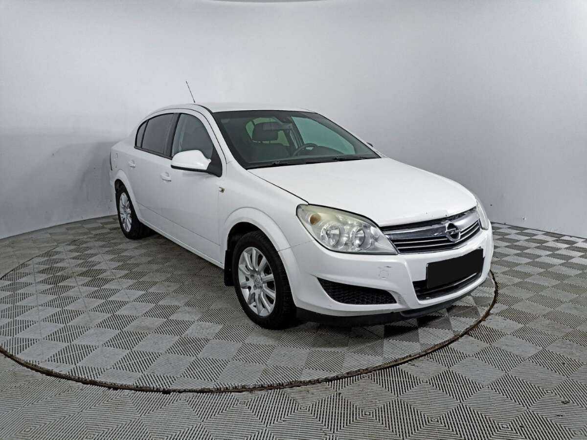 Купить Opel Astra с пробегом. Фото: #2