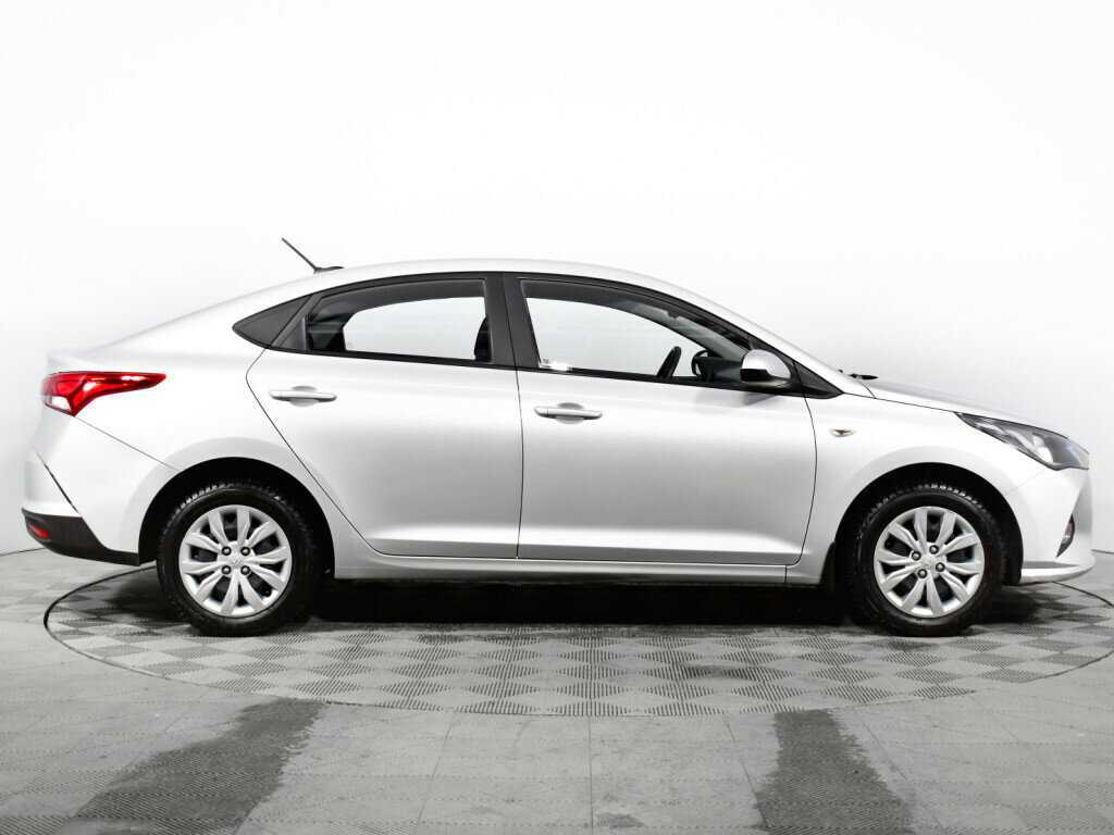Купить Hyundai Solaris с пробегом. Фото: #3