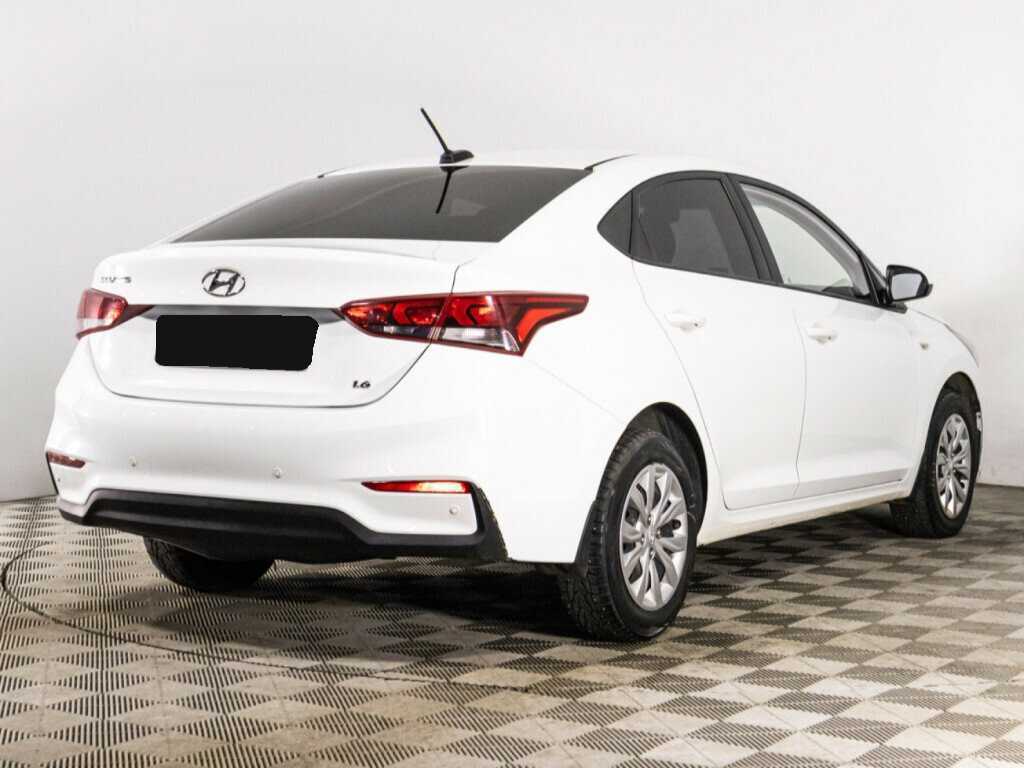 Купить Hyundai Solaris с пробегом. Фото: #4