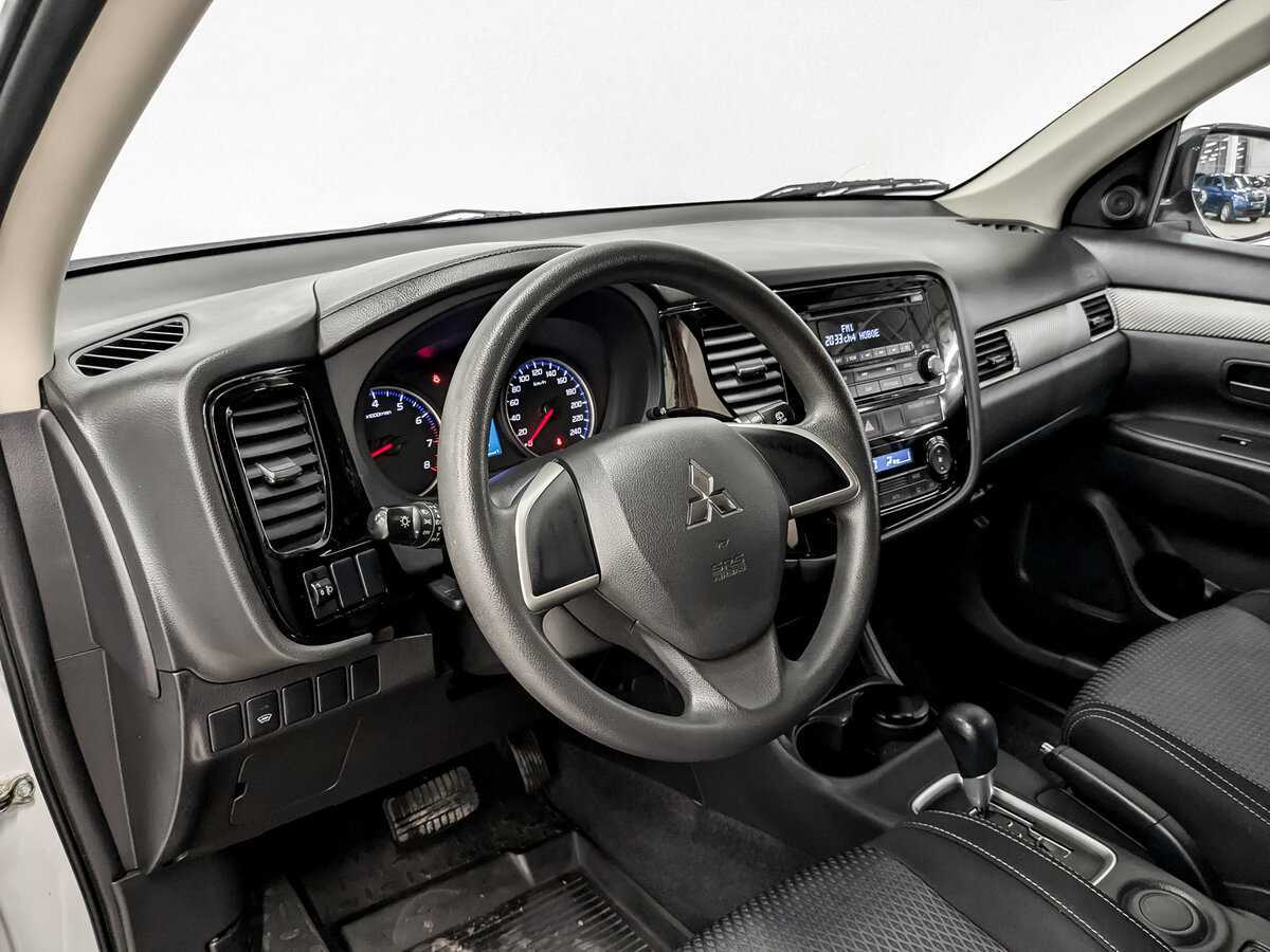 Купить Mitsubishi Outlander с пробегом. Фото: #15