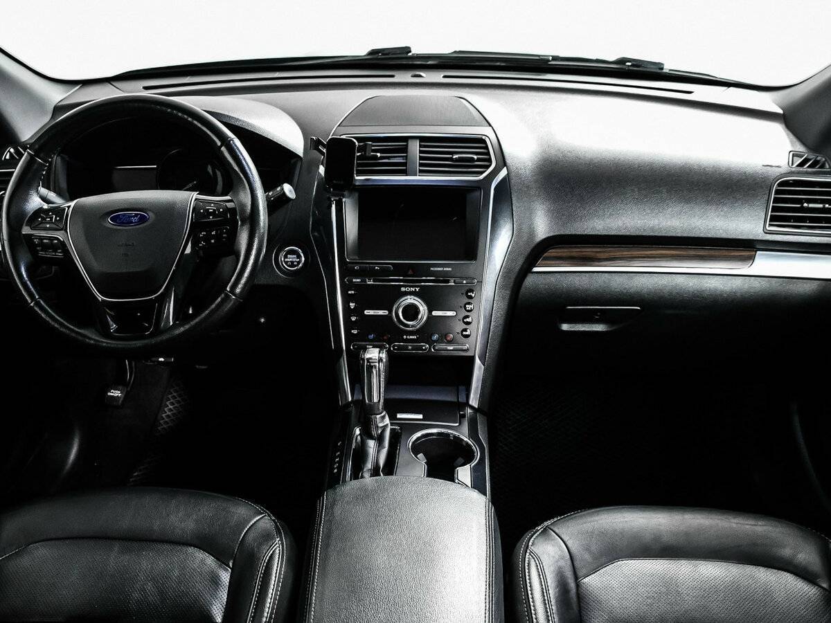 Купить Ford Explorer с пробегом. Фото: #10