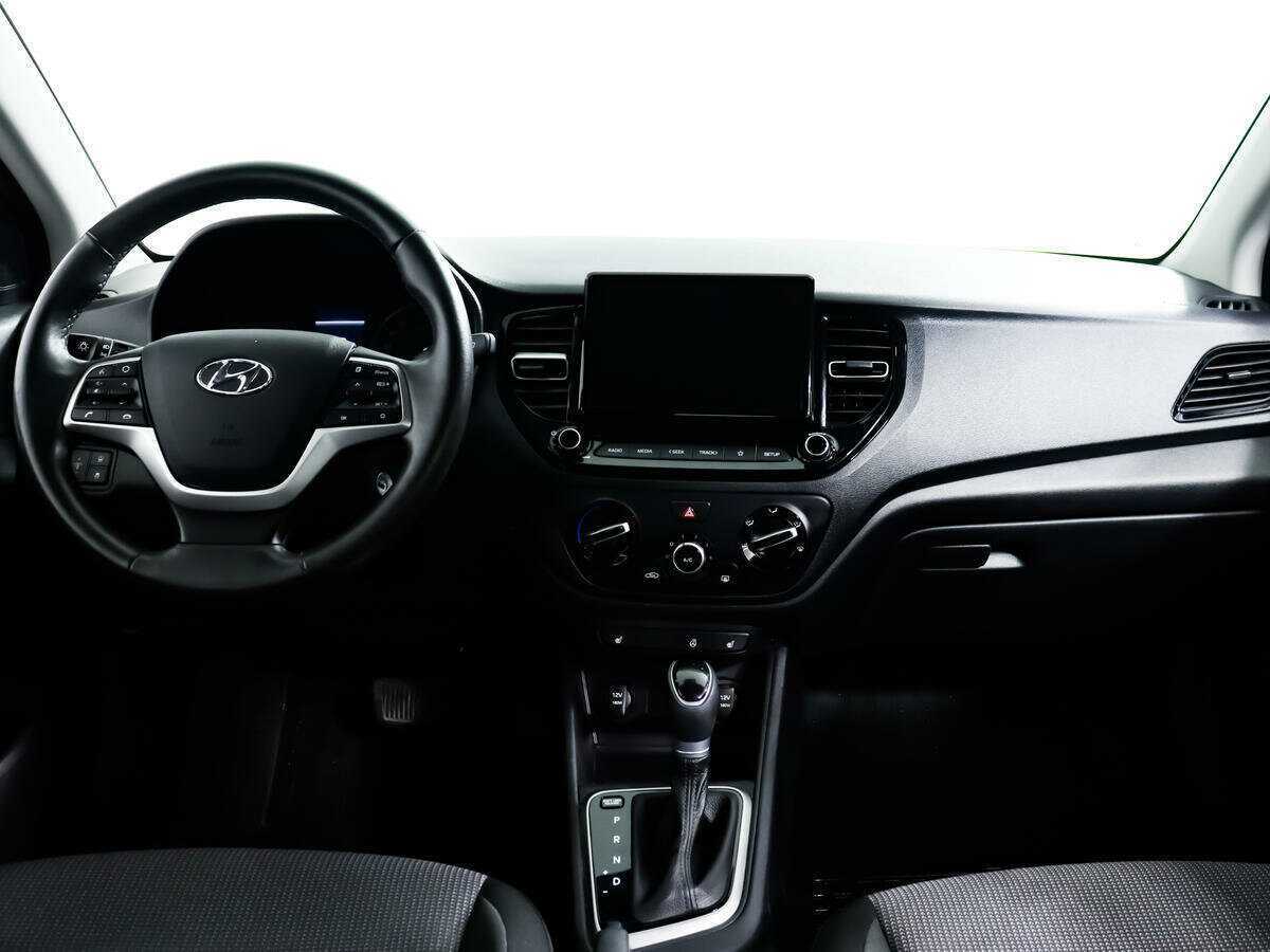 Купить Hyundai Solaris с пробегом. Фото: #10