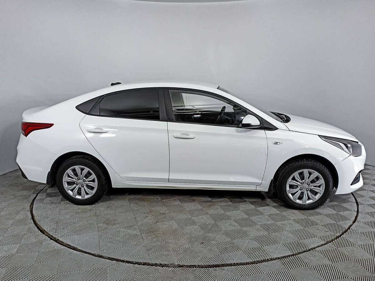 Купить Hyundai Solaris с пробегом. Фото: #3
