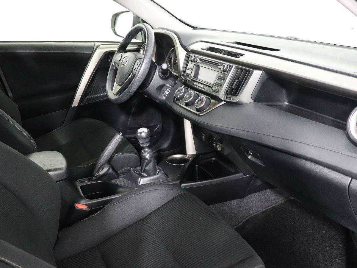 Купить Toyota RAV4 с пробегом. Фото: #6