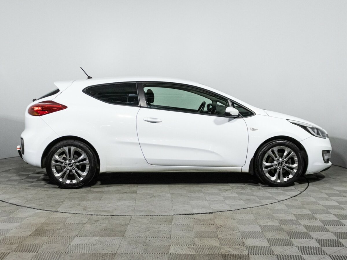 Купить Kia Ceed с пробегом. Фото: #3