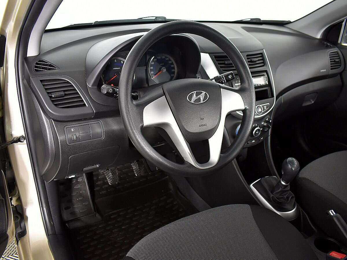 Купить Hyundai Solaris с пробегом. Фото: #6