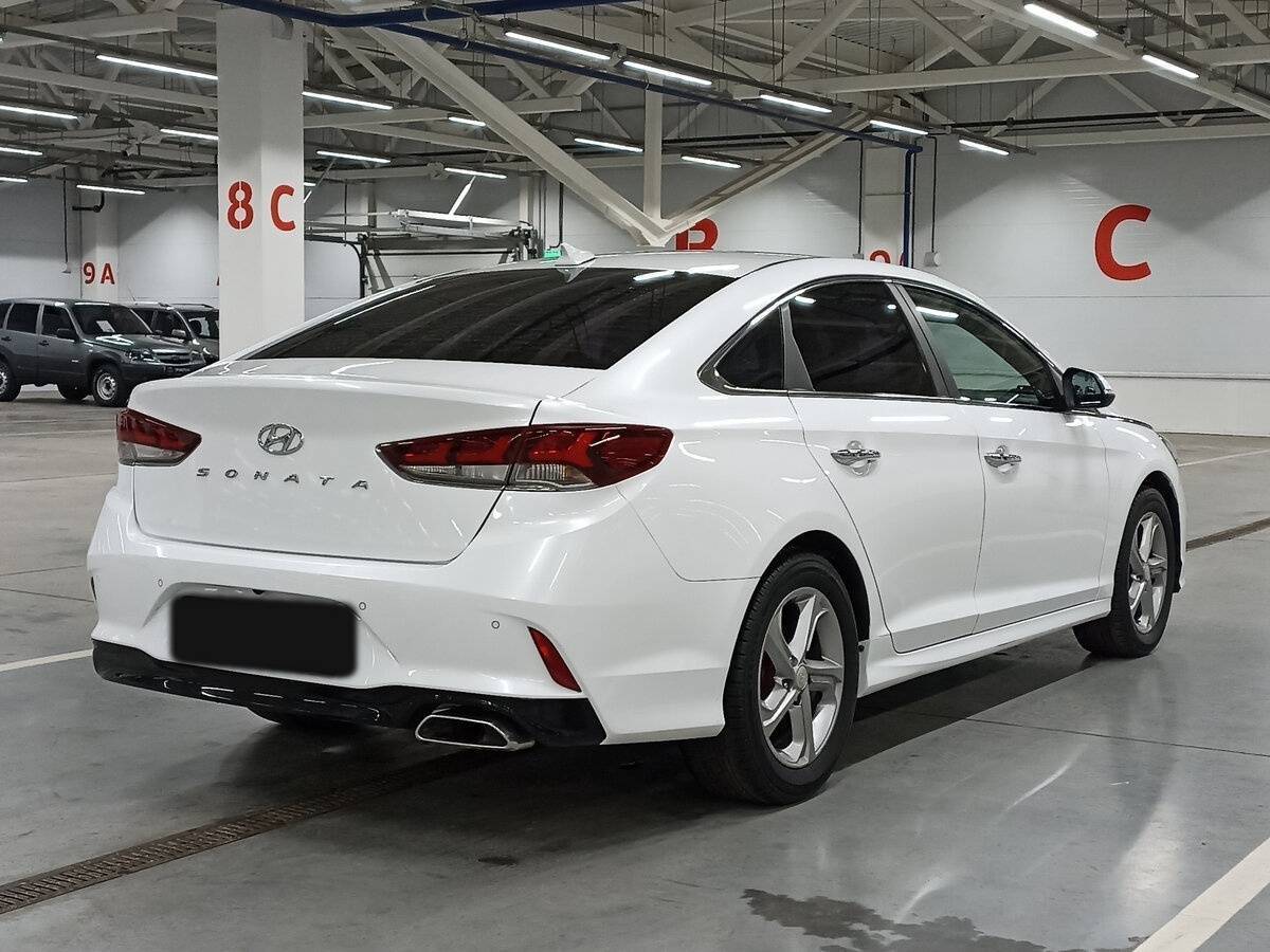 Купить Hyundai Sonata с пробегом. Фото: #4