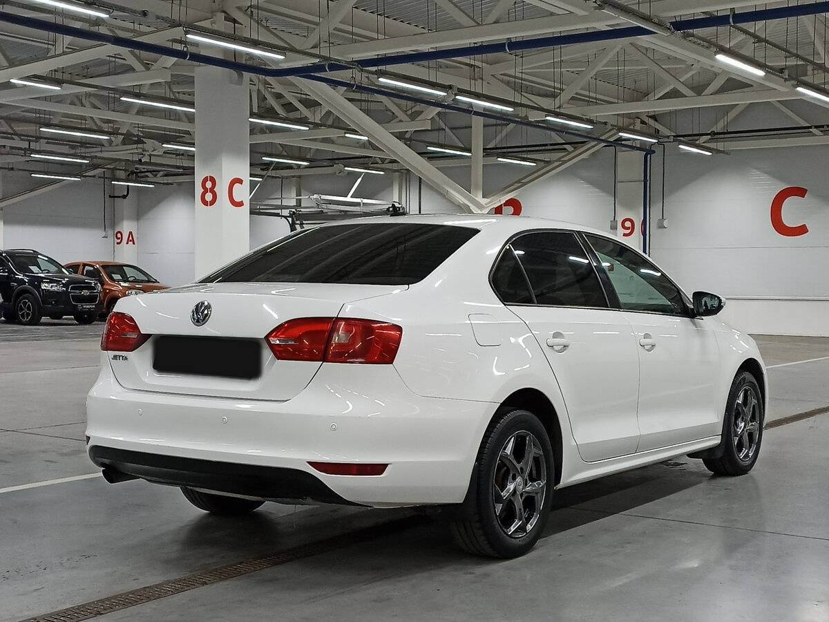 Купить Volkswagen Jetta с пробегом. Фото: #4