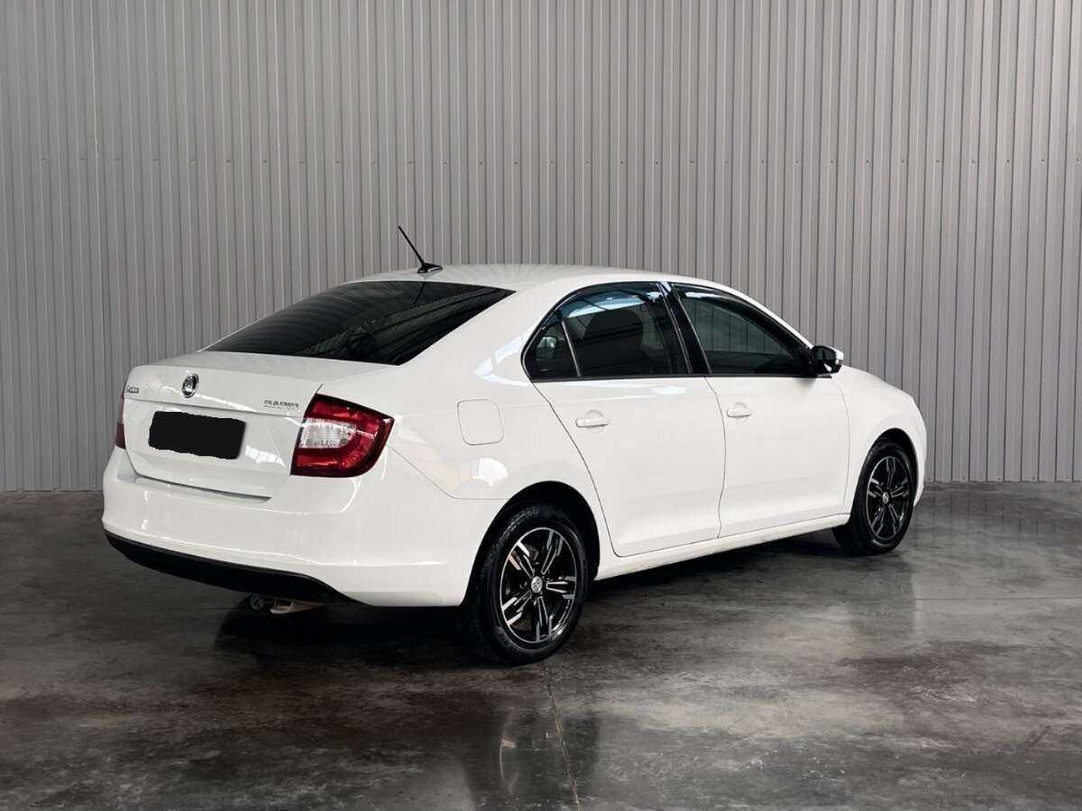 Купить Skoda Rapid с пробегом. Фото: #4