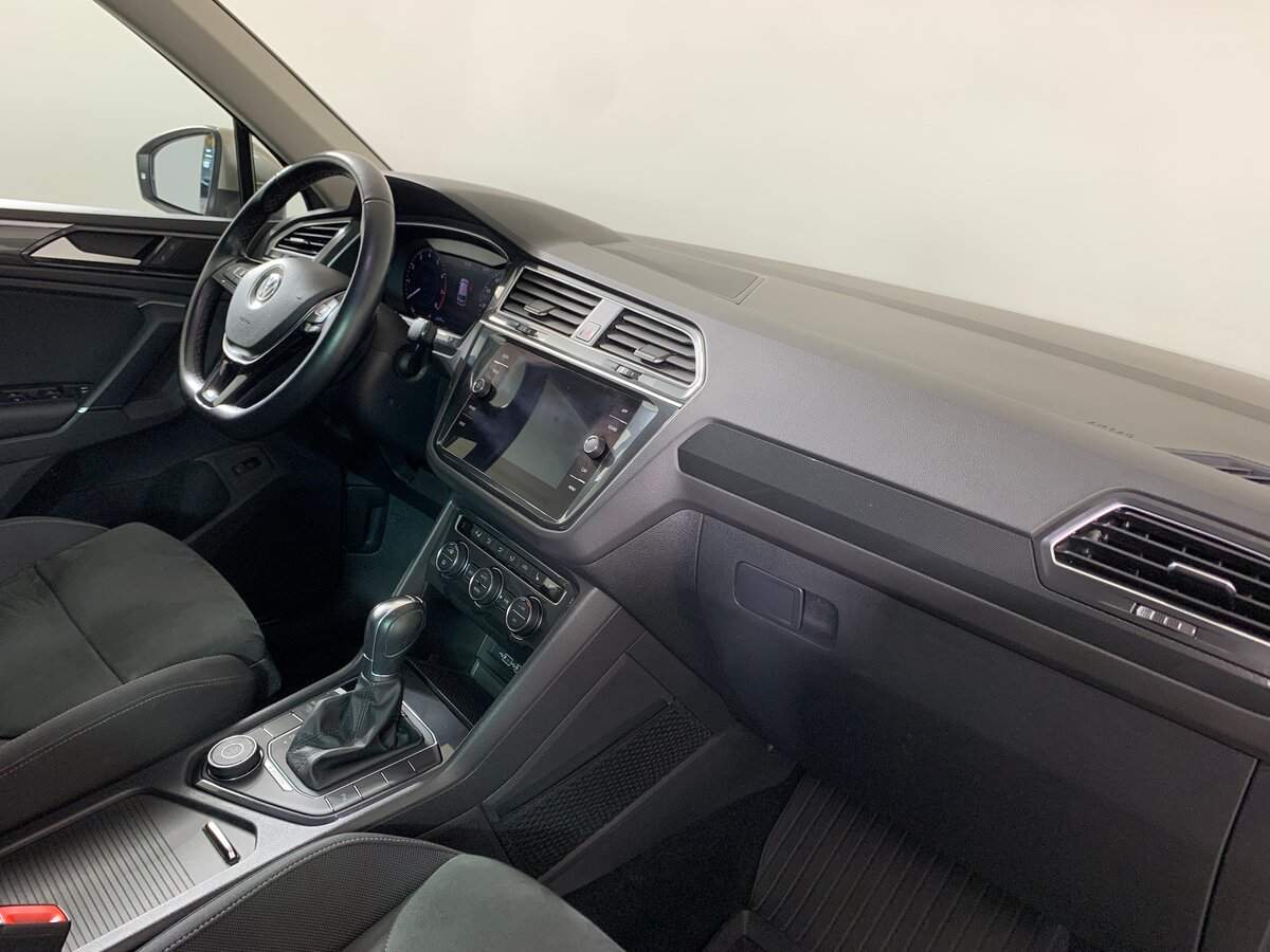 Купить Volkswagen Tiguan с пробегом. Фото: #12