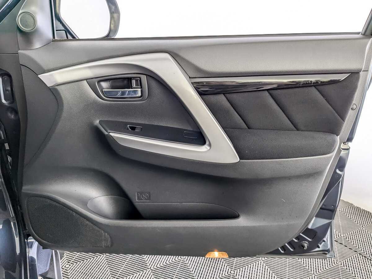 Купить Mitsubishi Pajero Sport с пробегом. Фото: #21