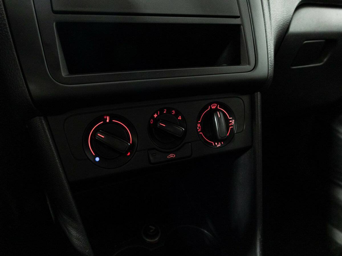 Купить Volkswagen Polo с пробегом. Фото: #13