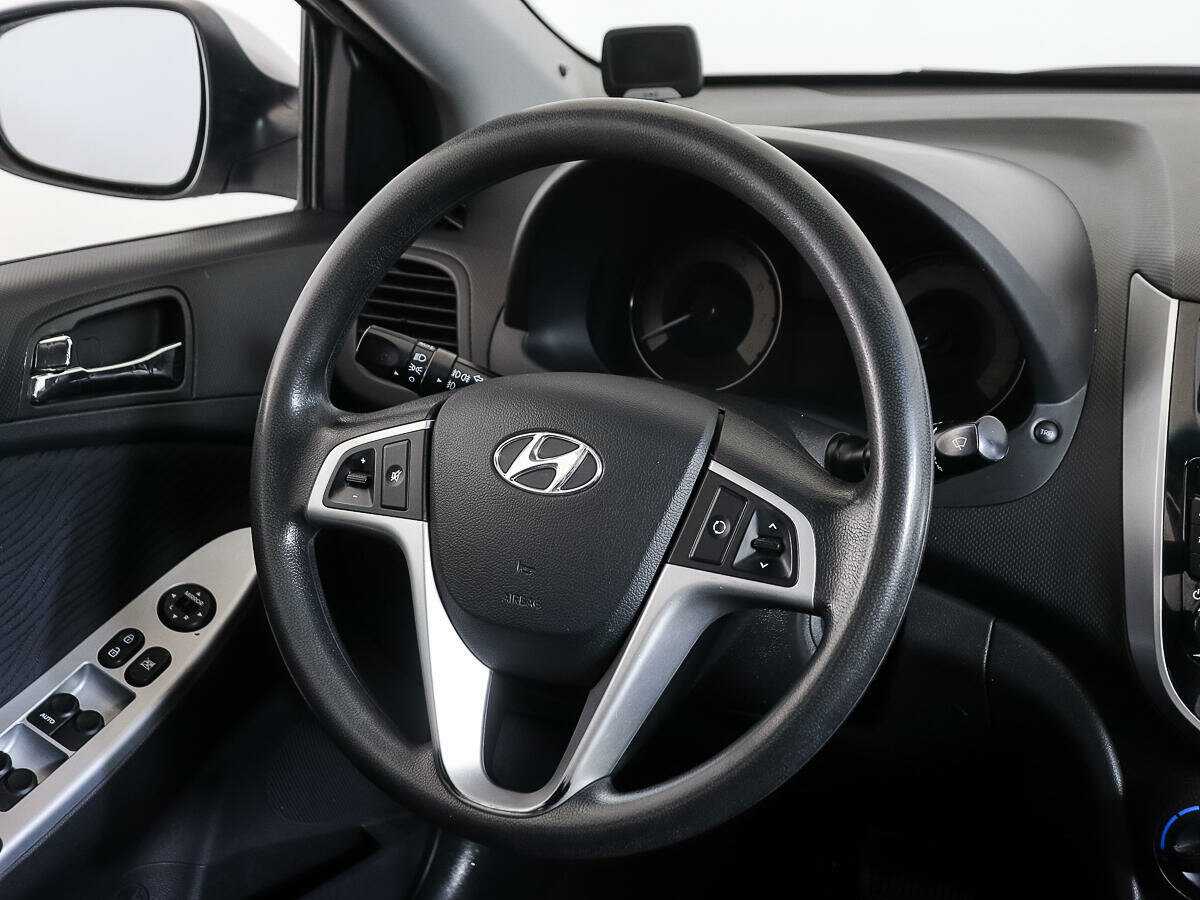 Купить Hyundai Solaris с пробегом. Фото: #13