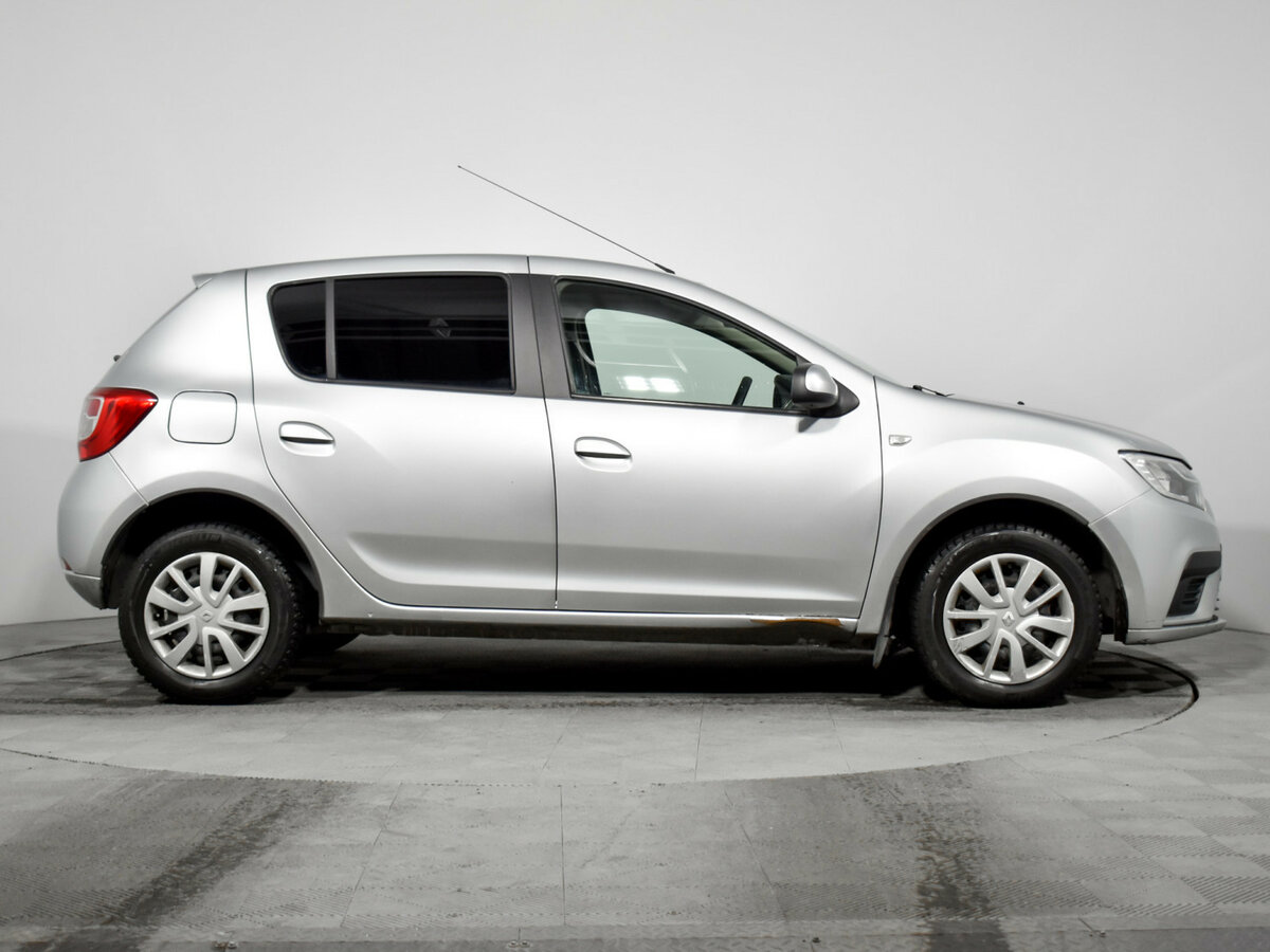 Купить Renault Sandero с пробегом. Фото: #3