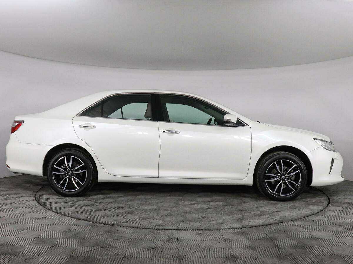 Купить Toyota Camry с пробегом. Фото: #3