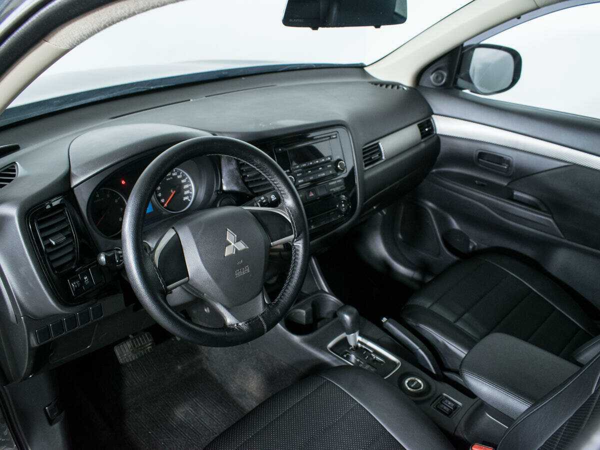 Купить Mitsubishi Outlander с пробегом. Фото: #12