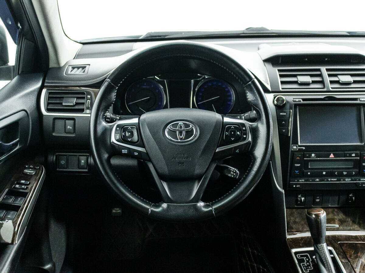 Купить Toyota Camry с пробегом. Фото: #18