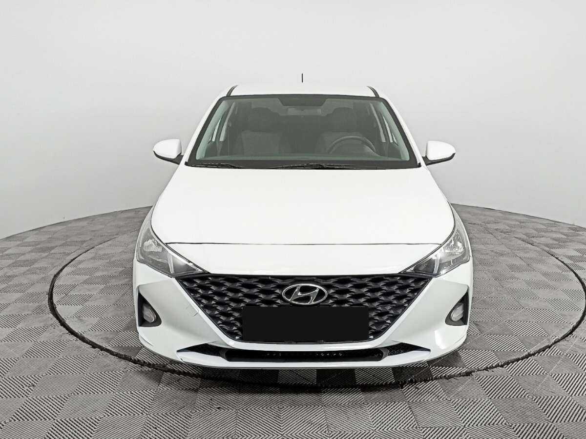 Купить Hyundai Solaris с пробегом. Фото: #1
