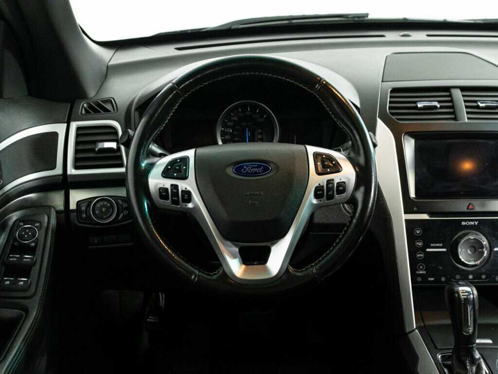 Купить Ford Explorer с пробегом. Фото: #20