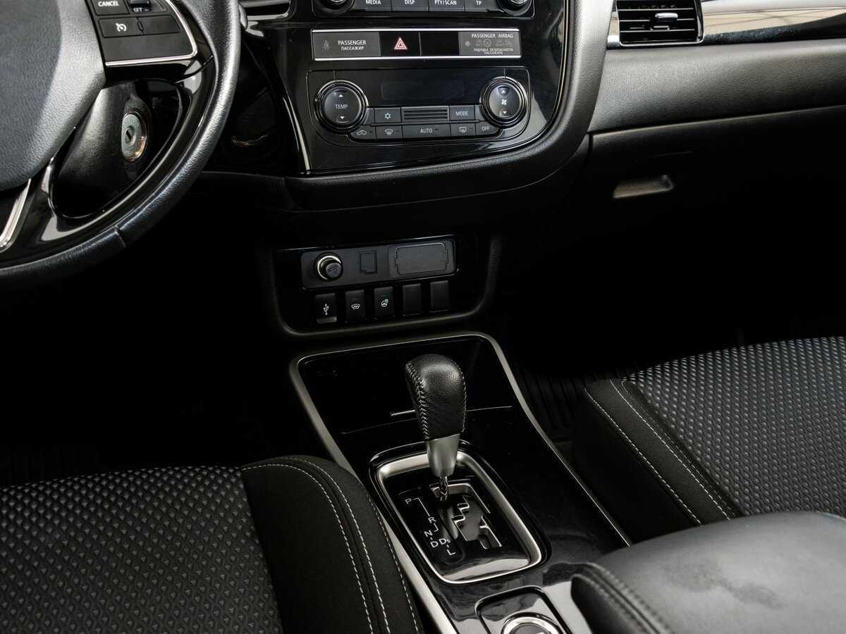 Купить Mitsubishi Outlander с пробегом. Фото: #8