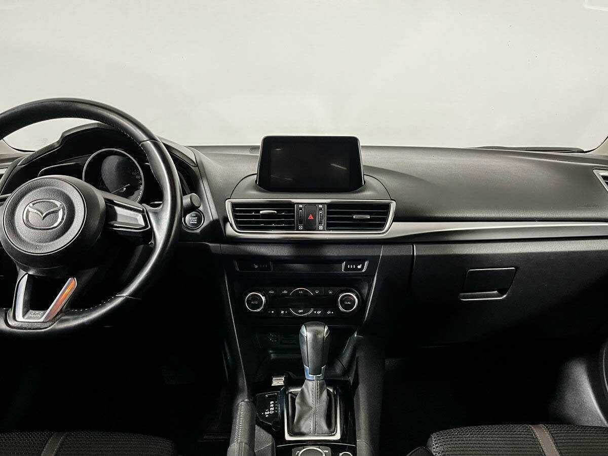 Купить Mazda 3 с пробегом. Фото: #11