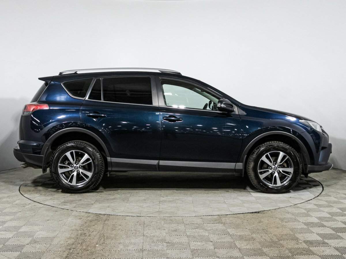 Купить Toyota RAV4 с пробегом. Фото: #3