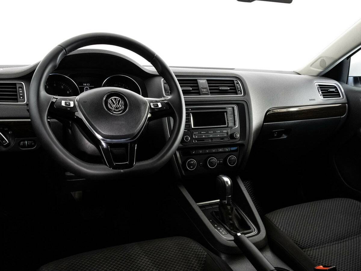 Купить Volkswagen Jetta с пробегом. Фото: #10
