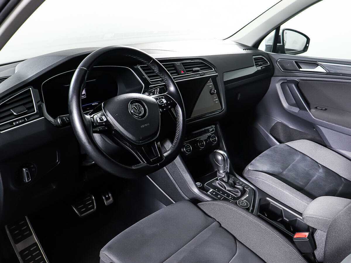 Купить Volkswagen Tiguan с пробегом. Фото: #12