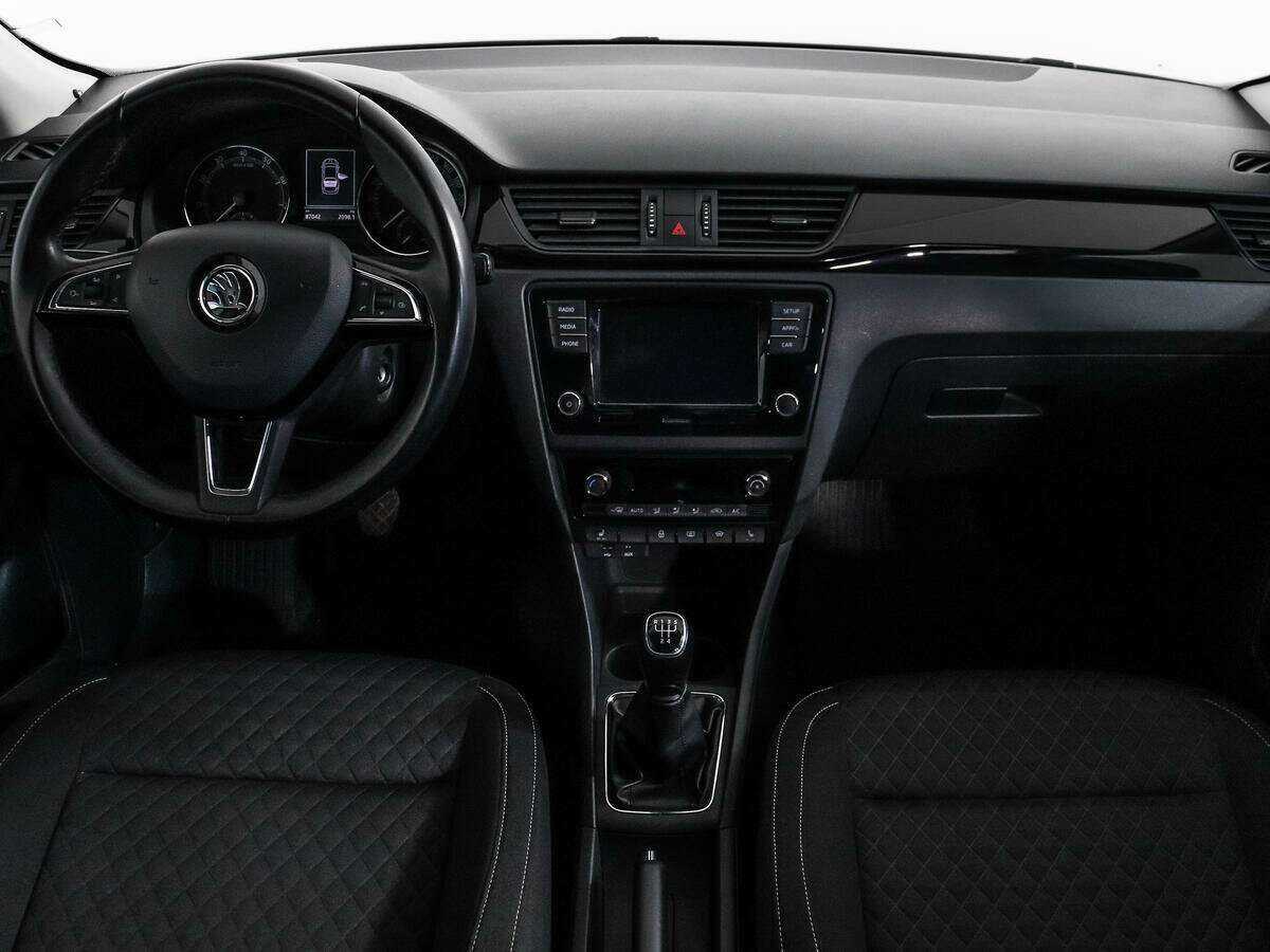Купить Skoda Rapid с пробегом. Фото: #8