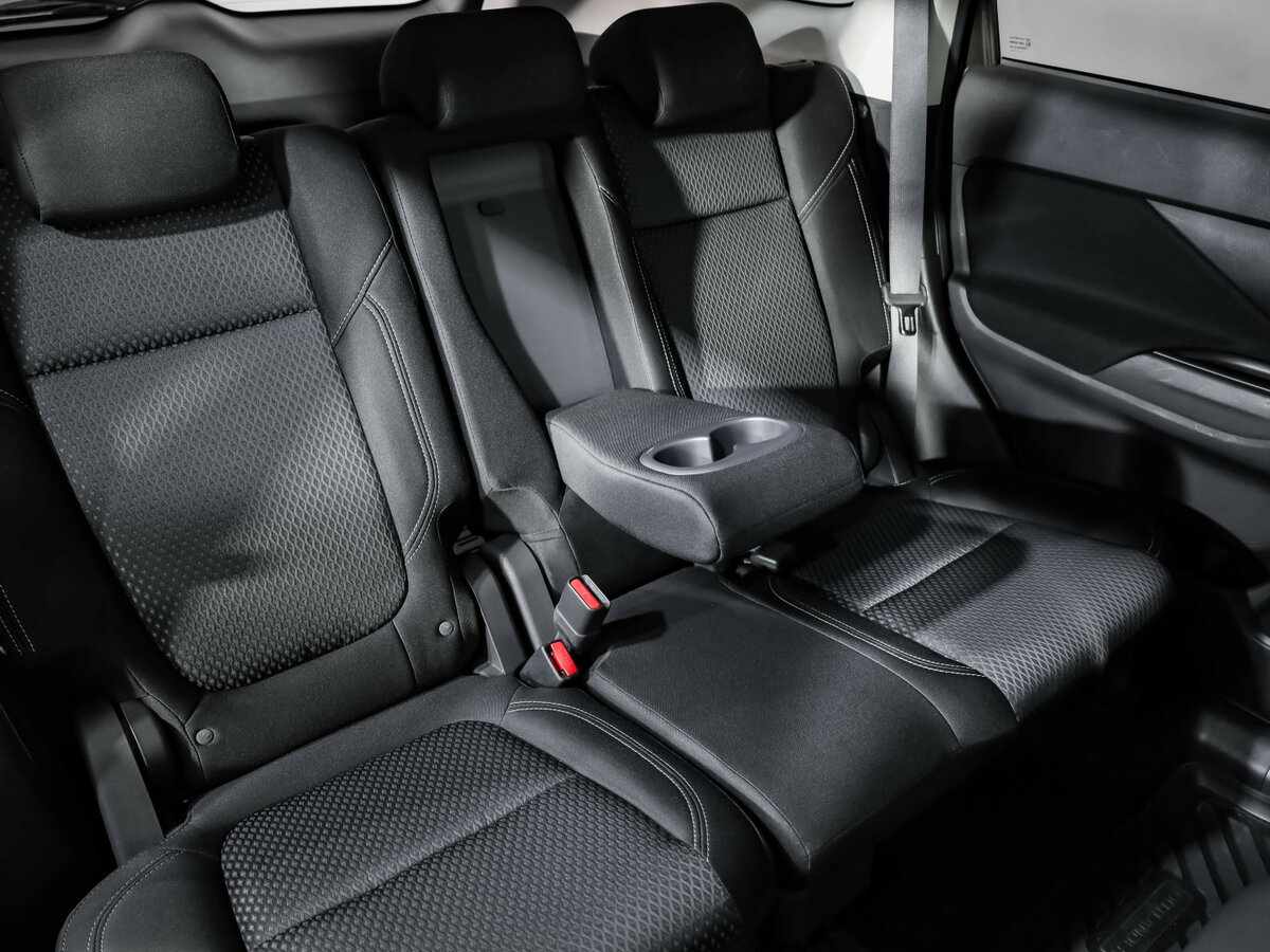 Купить Mitsubishi Outlander с пробегом. Фото: #23
