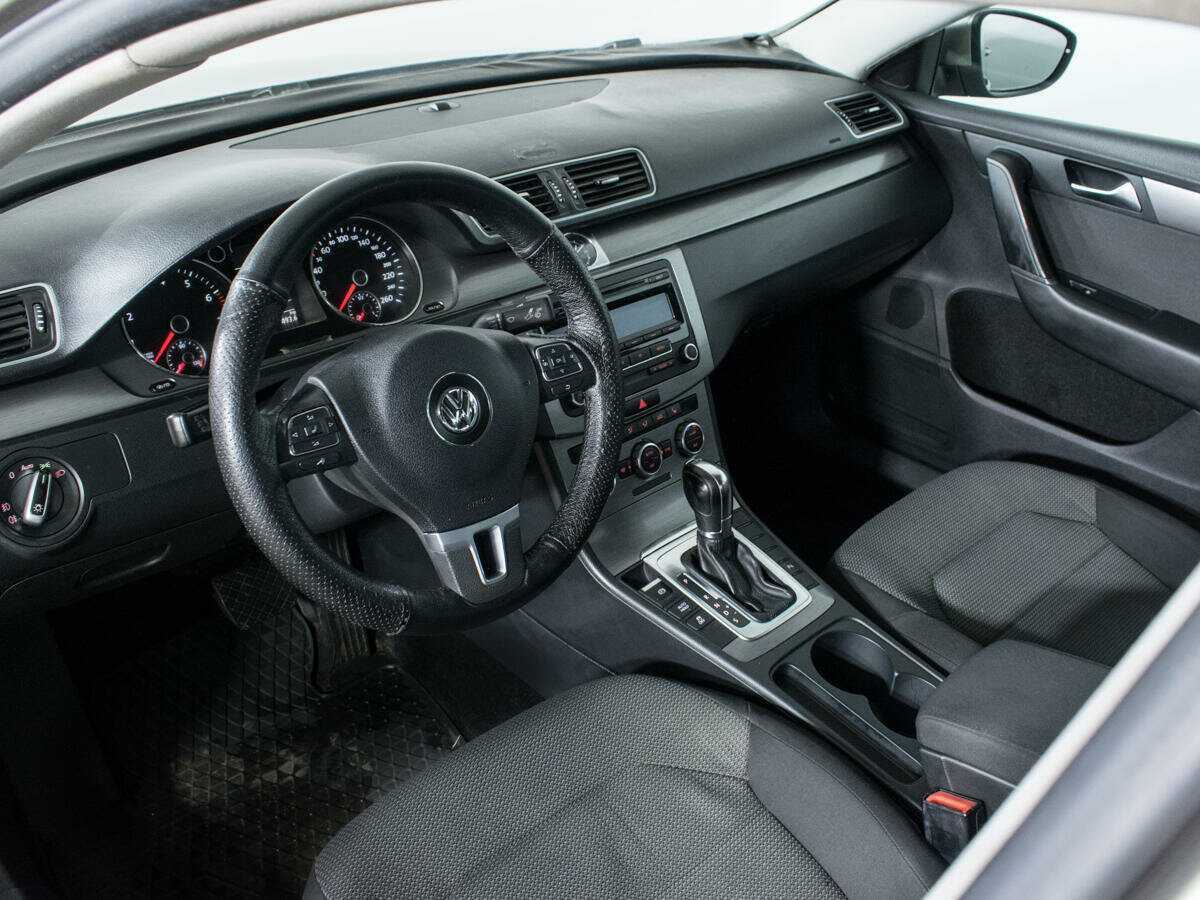 Купить Volkswagen Passat с пробегом. Фото: #12