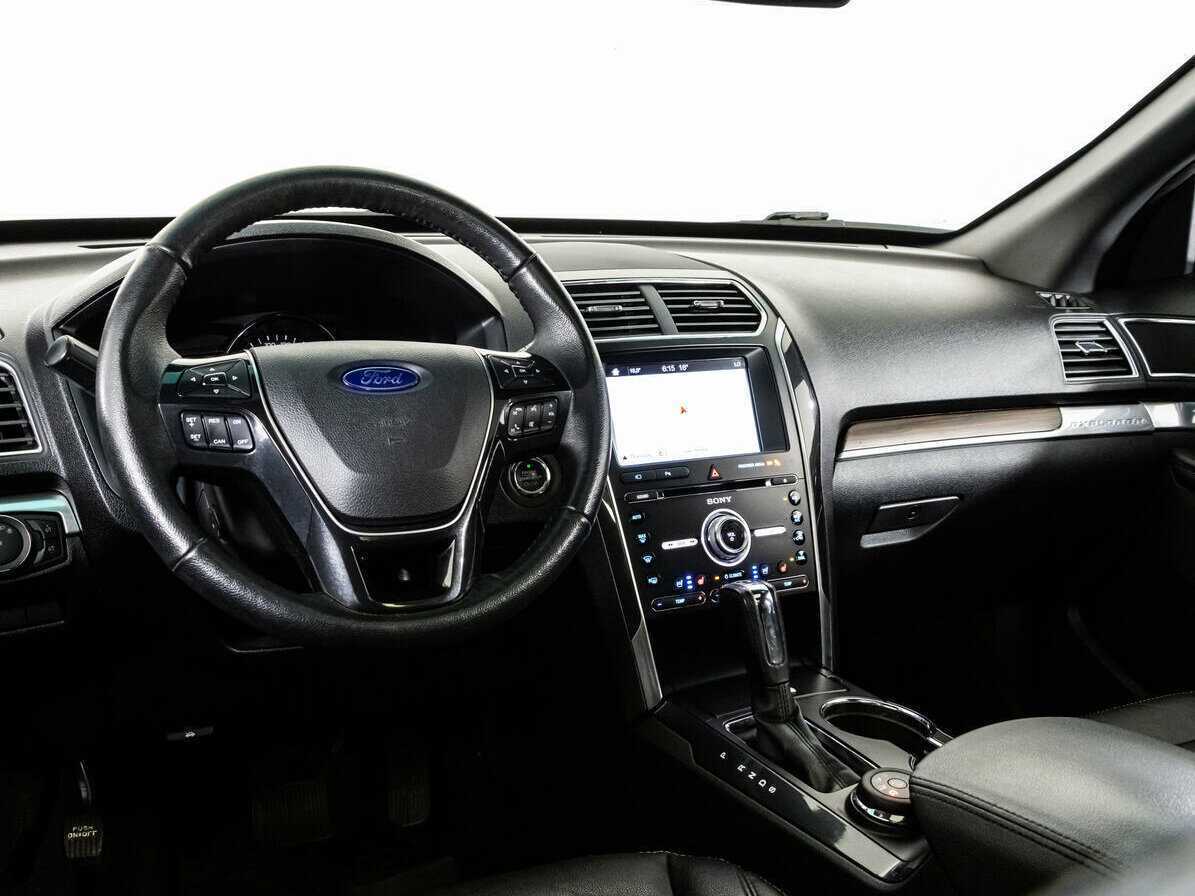 Купить Ford Explorer с пробегом. Фото: #8