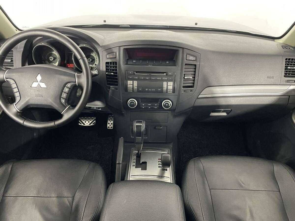 Купить Mitsubishi Pajero с пробегом. Фото: #6