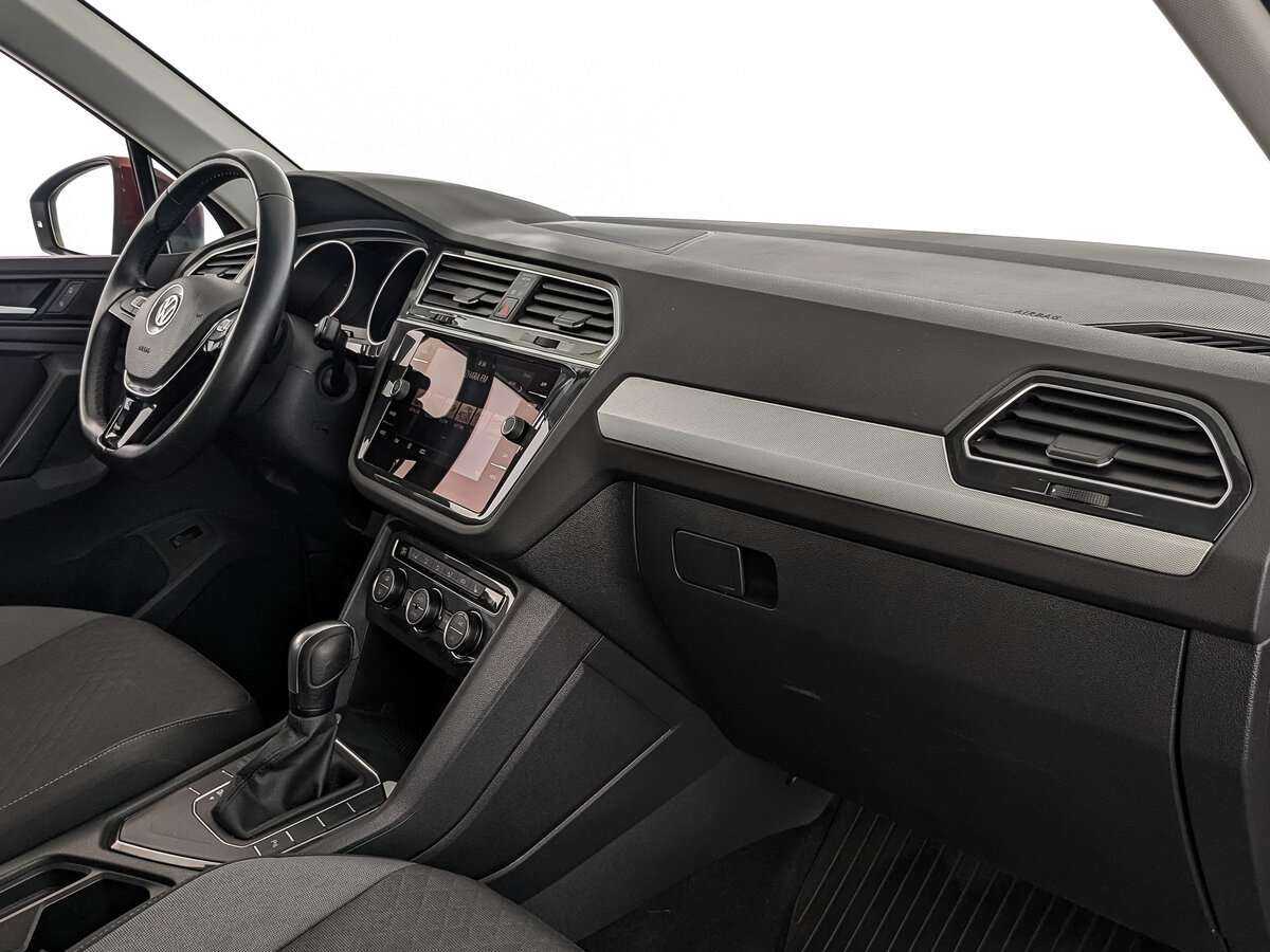Купить Volkswagen Tiguan с пробегом. Фото: #8