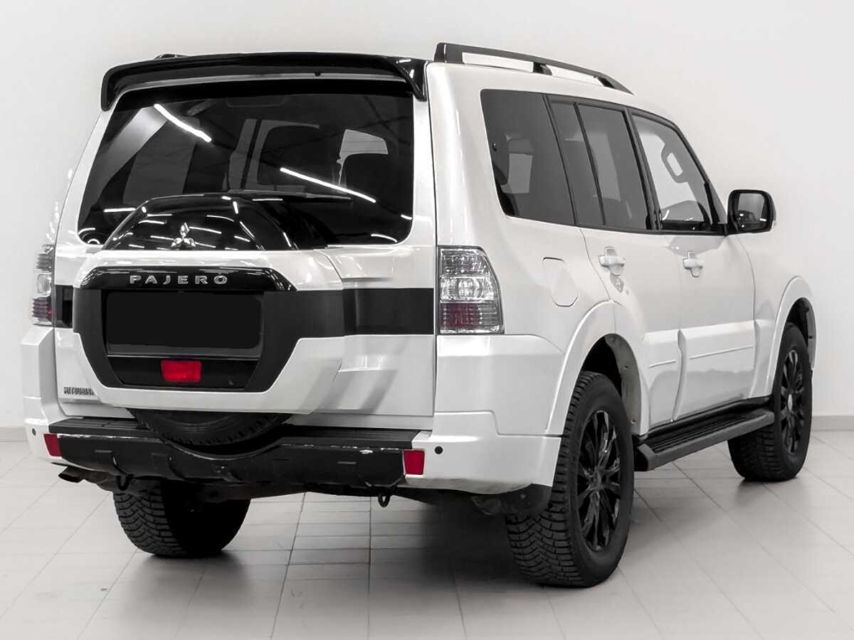 Купить Mitsubishi Pajero с пробегом. Фото: #4