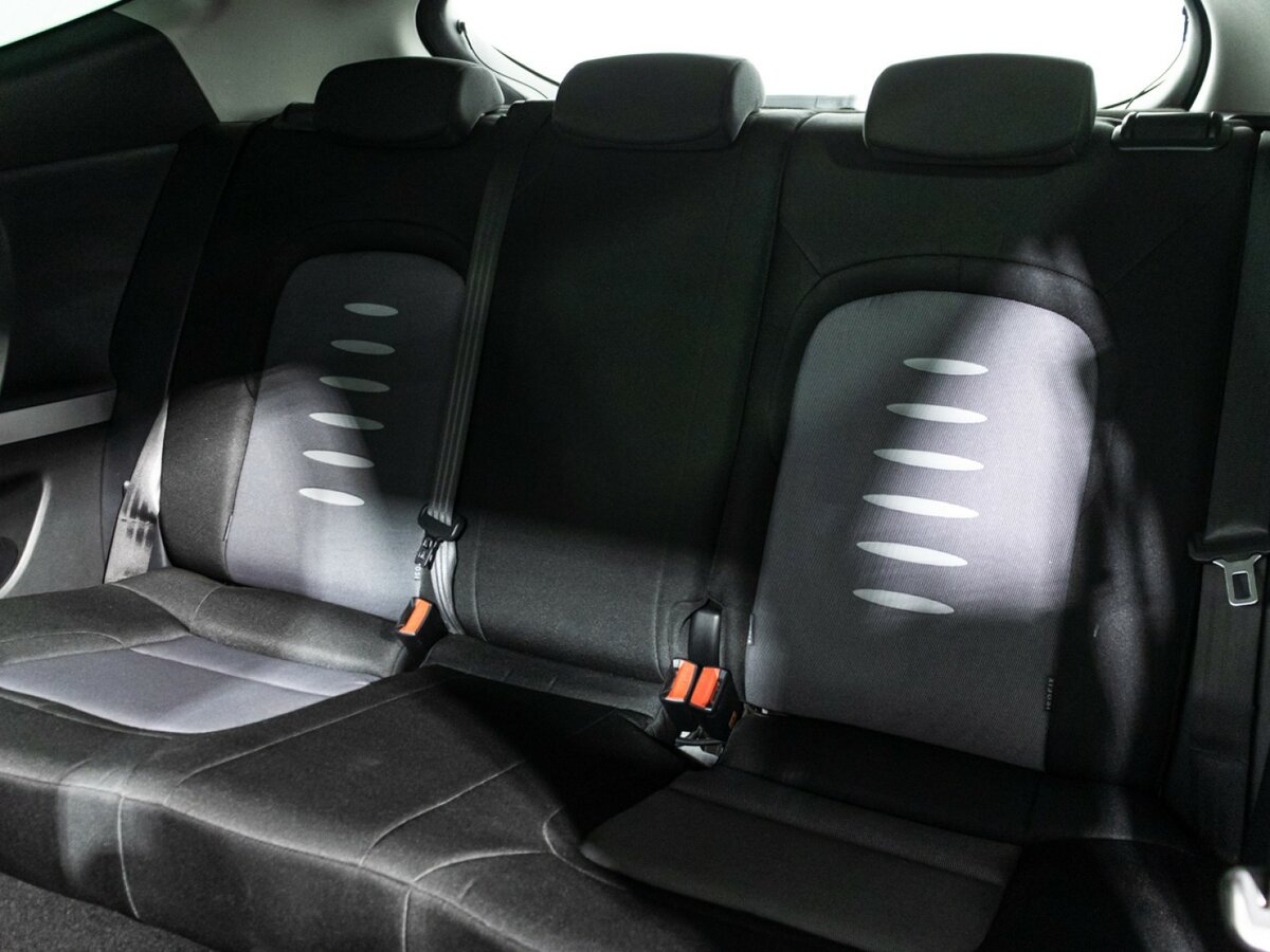 Купить Kia Ceed с пробегом. Фото: #9