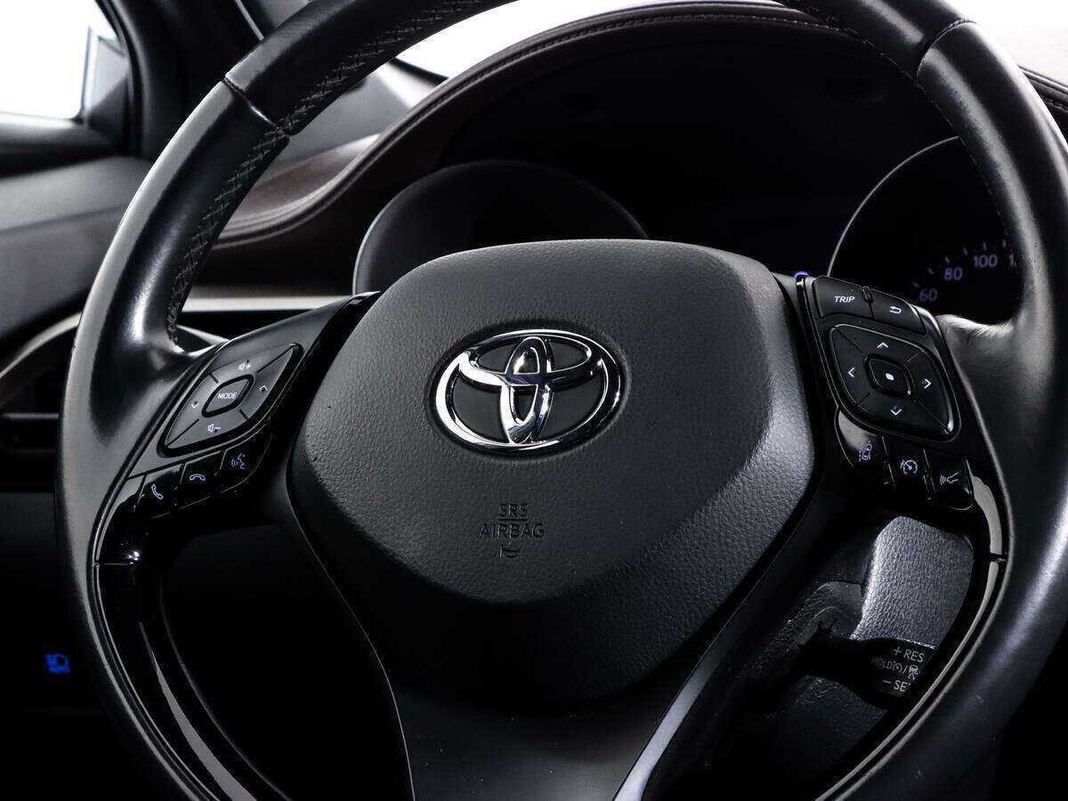 Купить Toyota C-HR с пробегом. Фото: #16