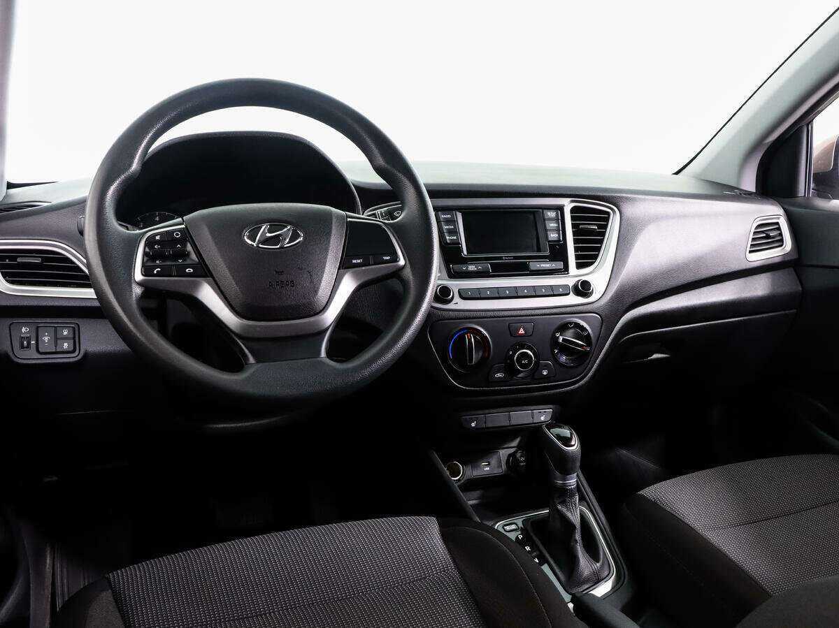 Купить Hyundai Solaris с пробегом. Фото: #10