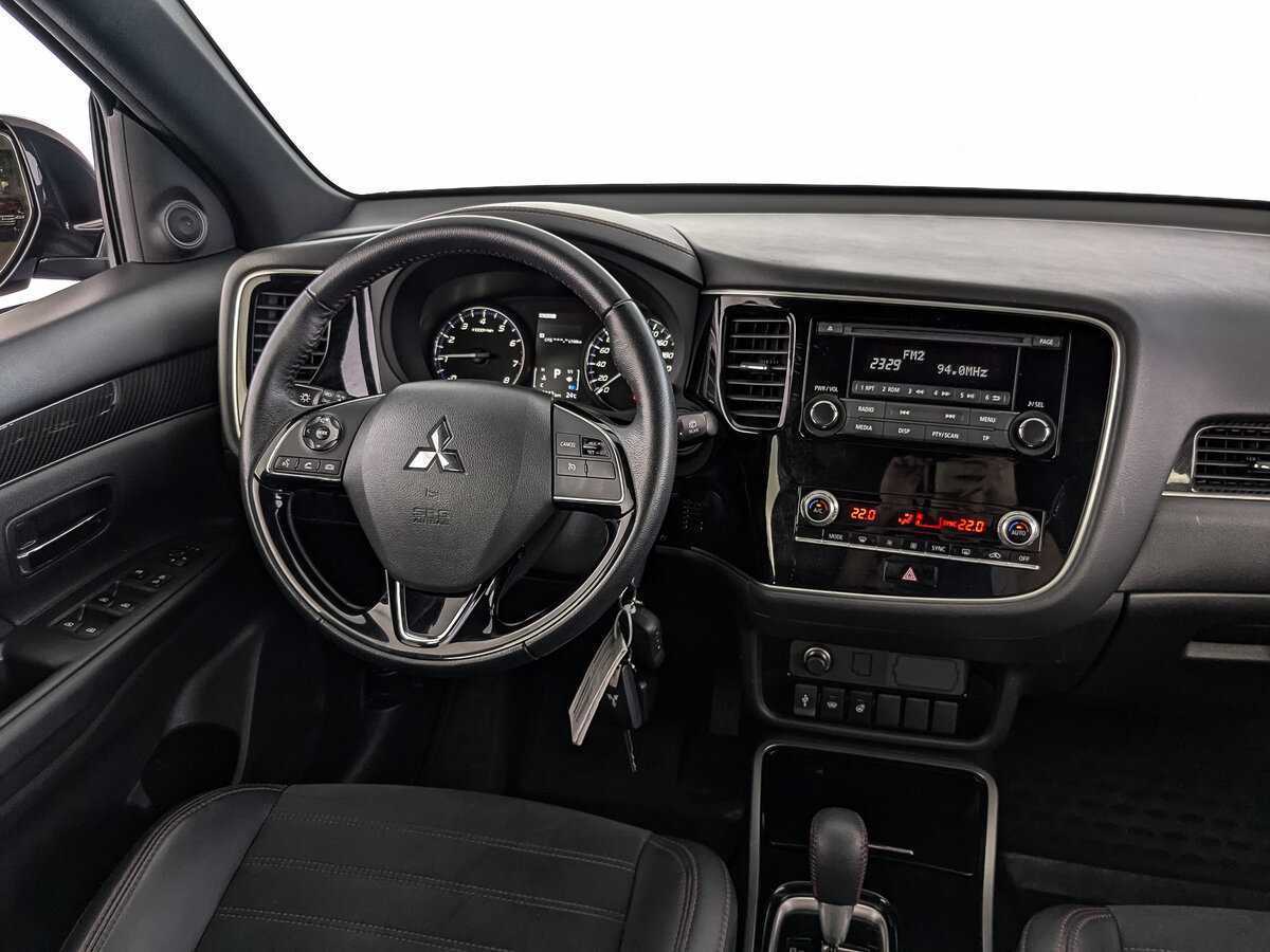 Купить Mitsubishi Outlander с пробегом. Фото: #20