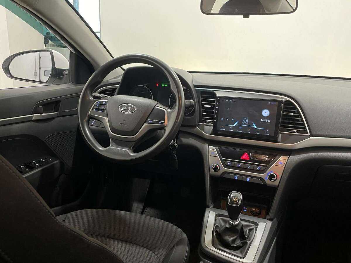 Купить Hyundai Elantra с пробегом. Фото: #6