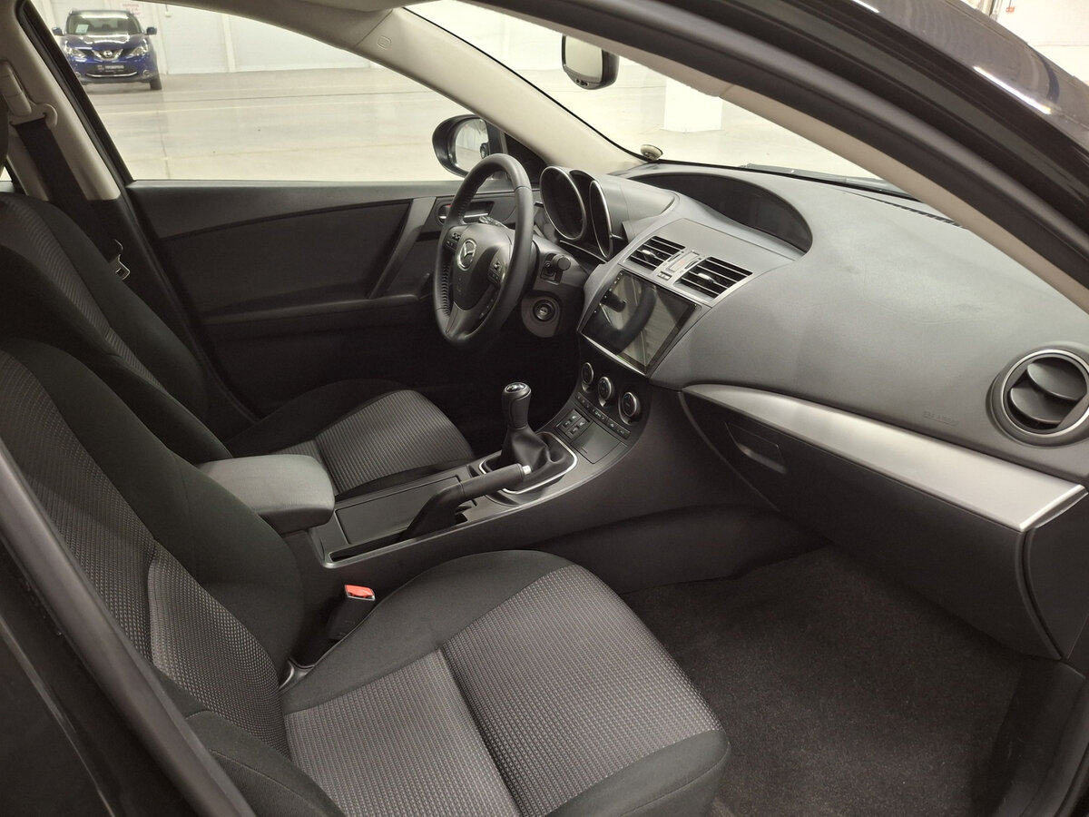 Купить Mazda 3 с пробегом. Фото: #10