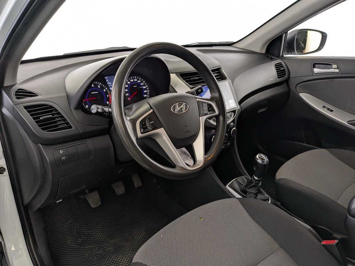 Купить Hyundai Solaris с пробегом. Фото: #14