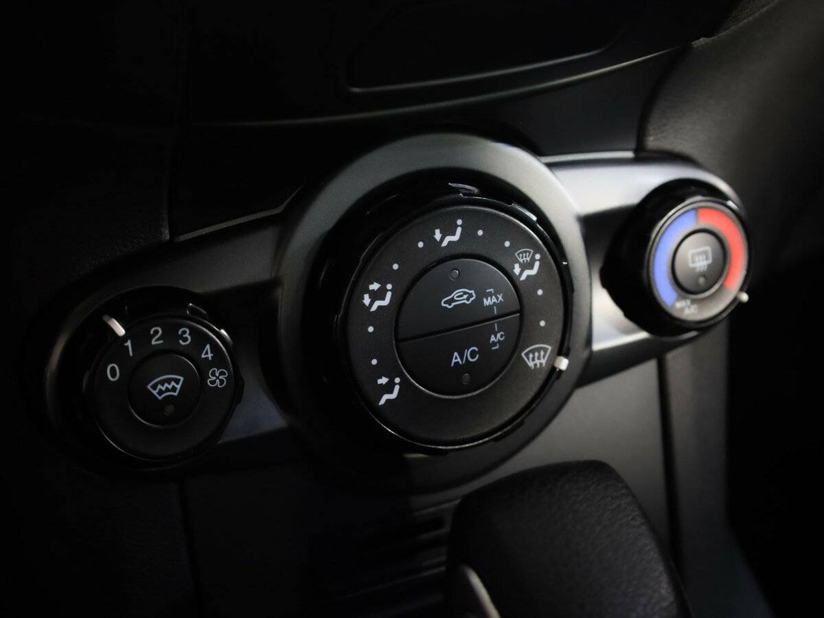 Купить Ford Fiesta с пробегом. Фото: #14