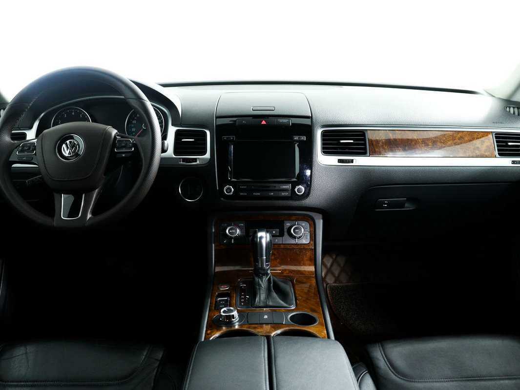 Купить Volkswagen Touareg с пробегом. Фото: #10