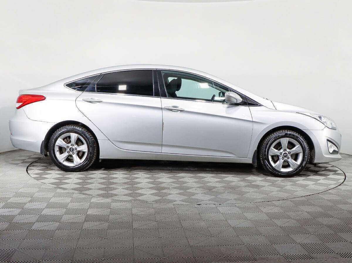 Купить Hyundai i40 с пробегом. Фото: #3
