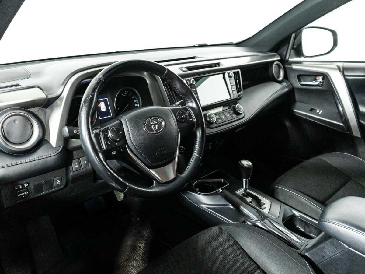 Купить Toyota RAV4 с пробегом. Фото: #10