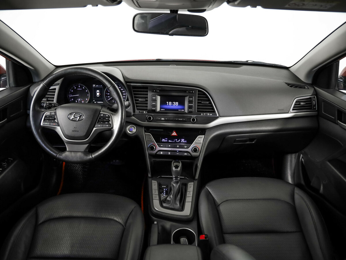 Купить Hyundai Elantra с пробегом. Фото: #4