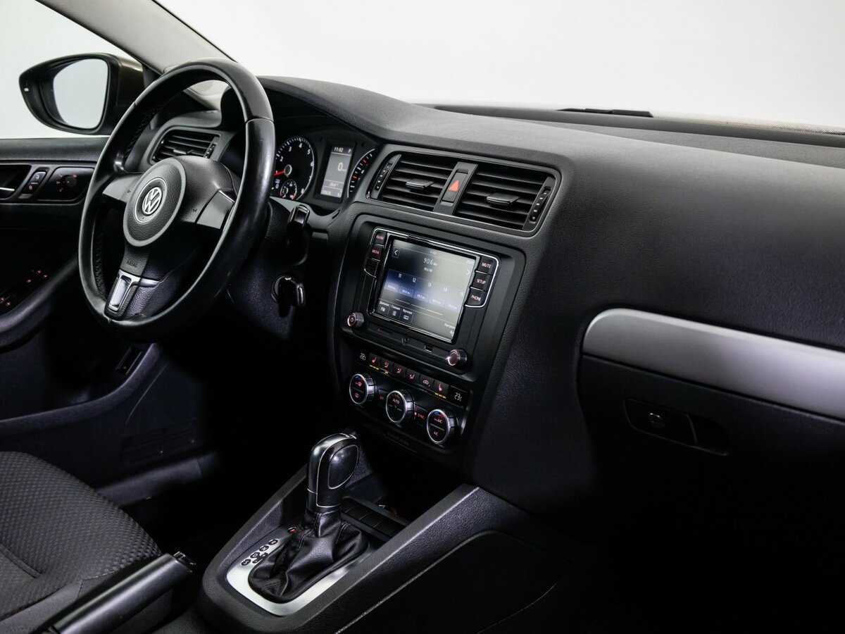 Купить Volkswagen Jetta с пробегом. Фото: #18